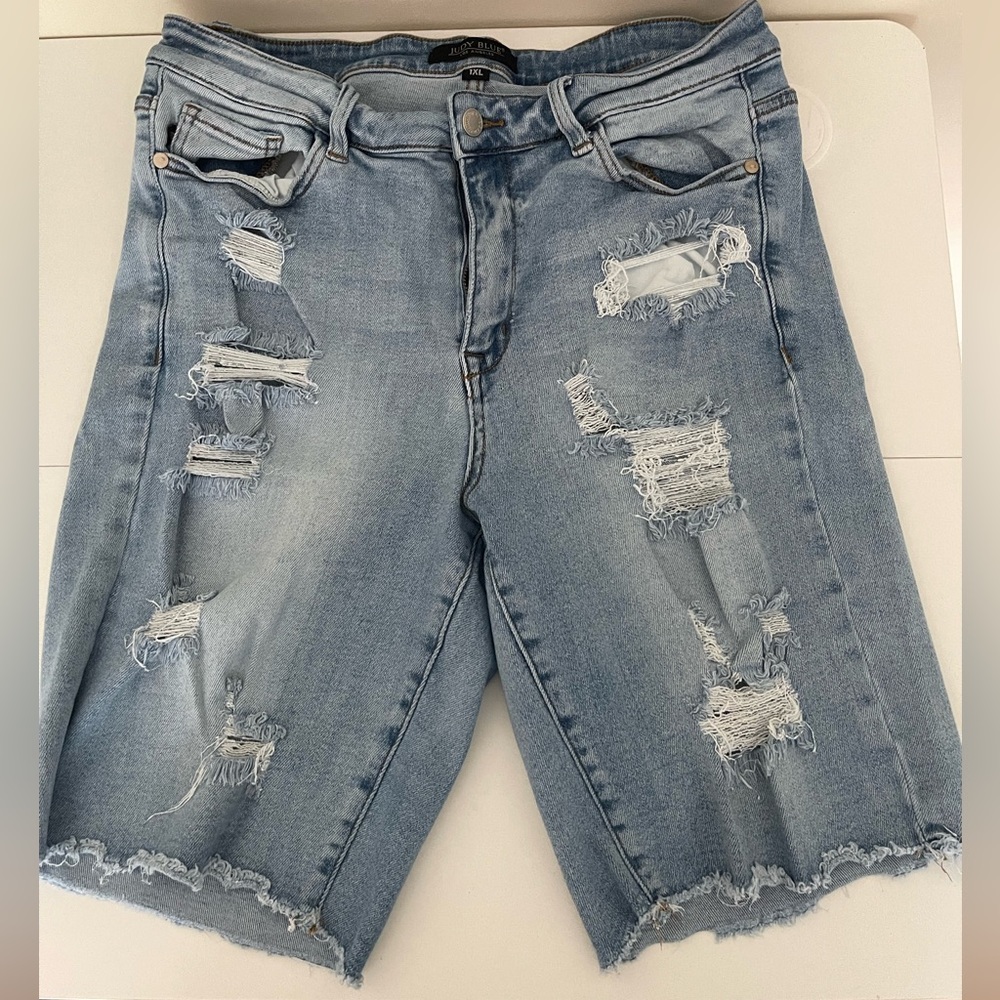 Judy Blue Distressed Bermuda Shorts, Size 1XL